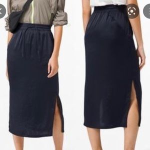 Lululemon glide away slip skirt size 10 navy